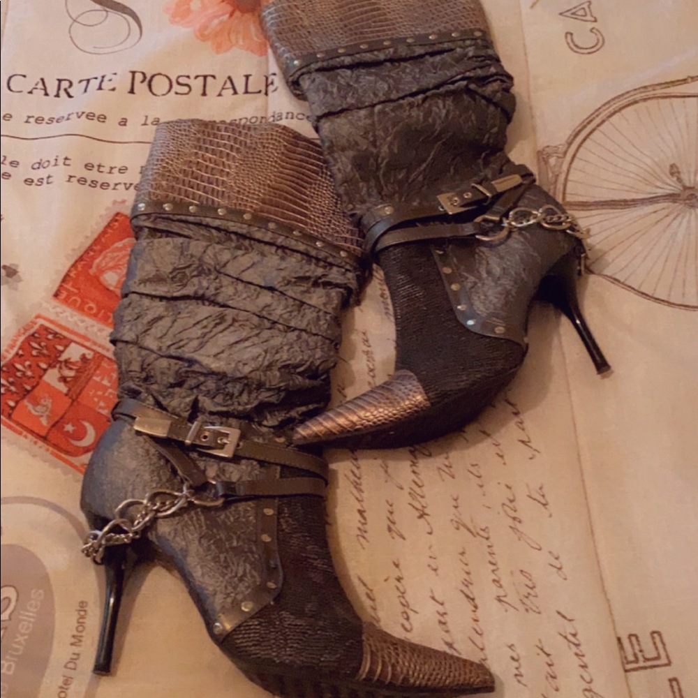 Gray, bronze and silver calf length boot able to accessorize any type of outfit.
